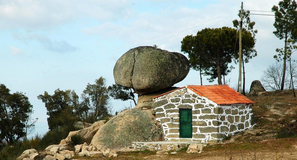 Casa Dos Lagares De Vara E Pedra Vila Flor Exterior photo